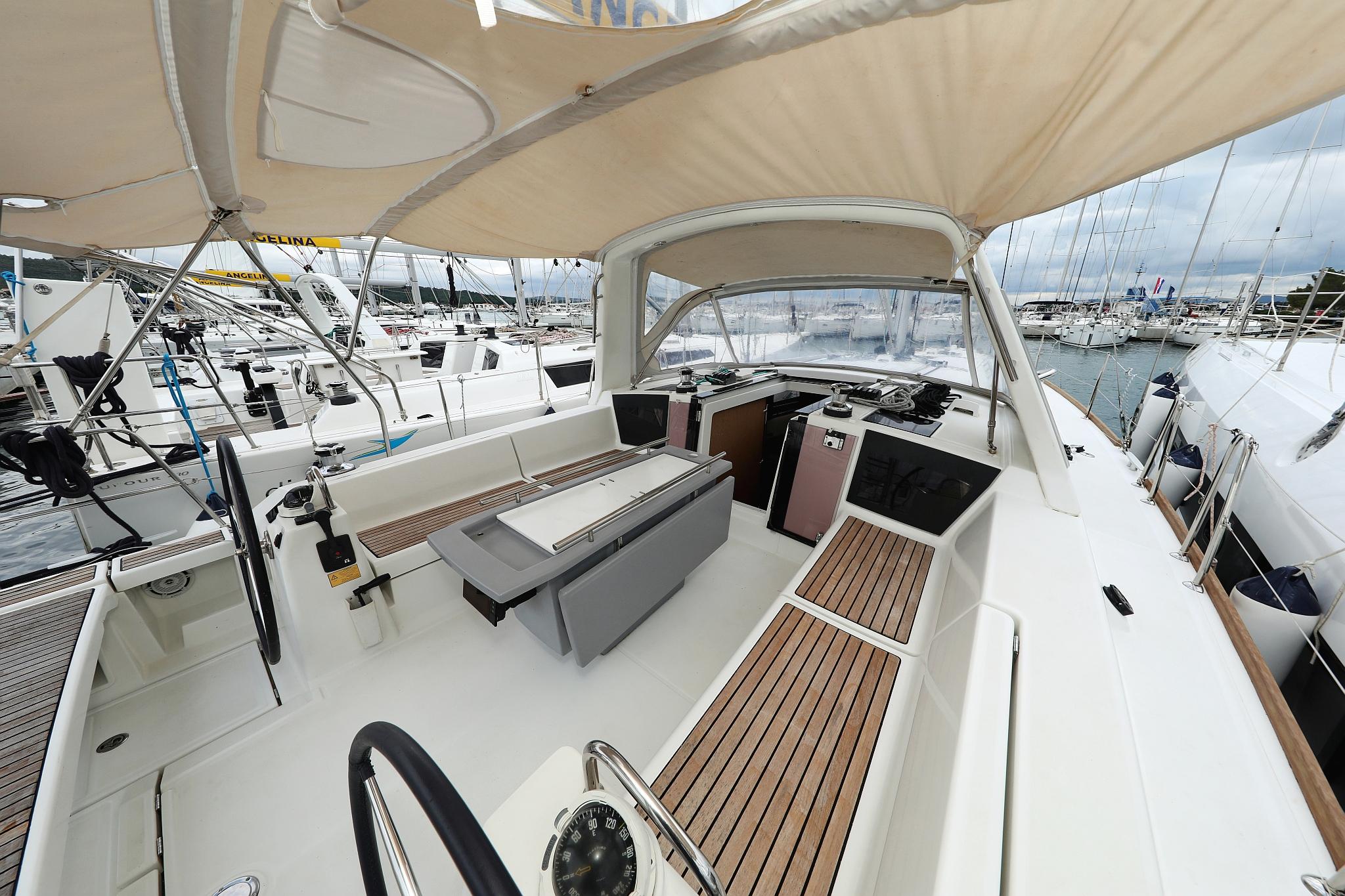 Oceanis 41, picture 7