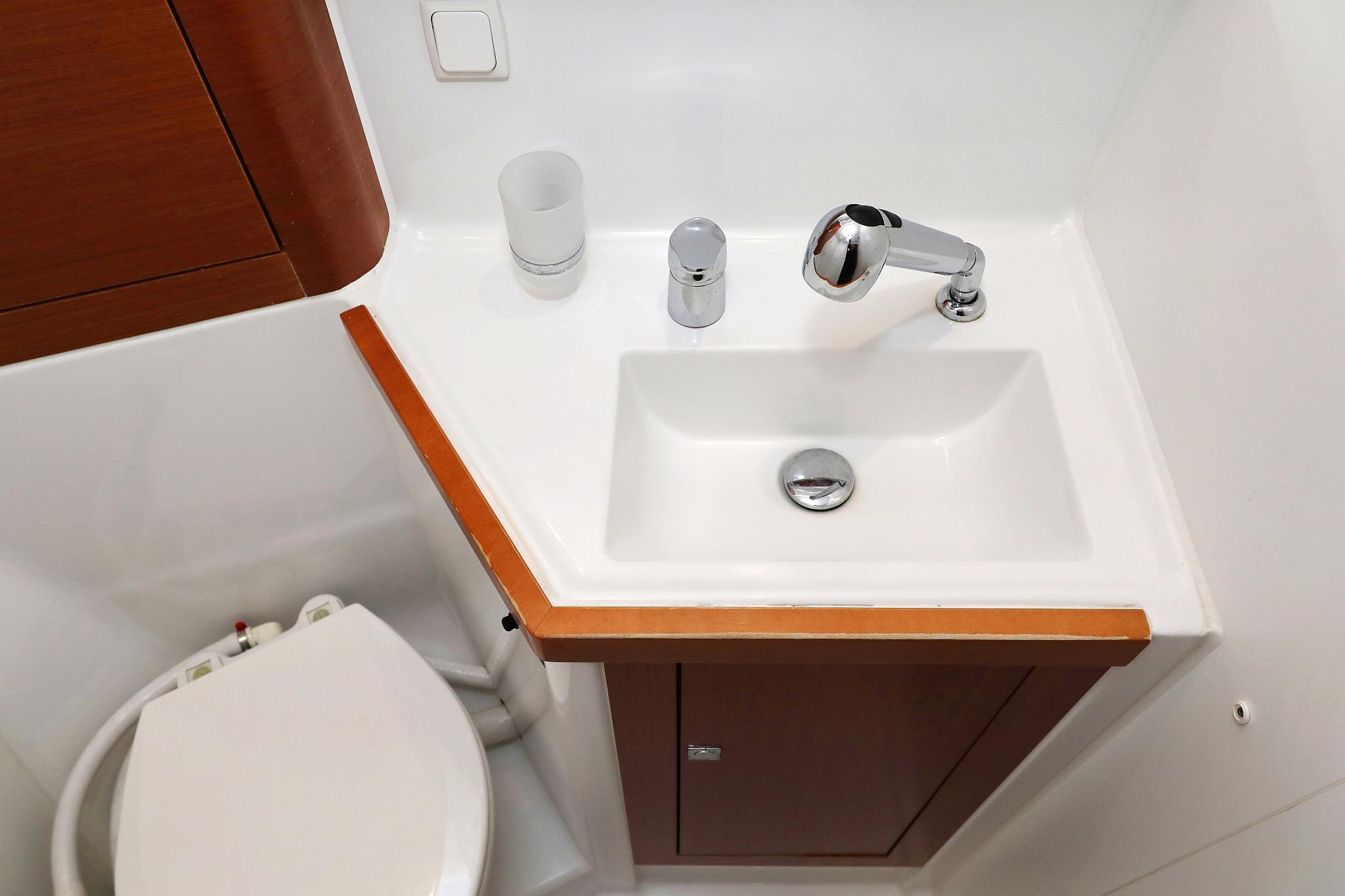 Oceanis 41, picture 34