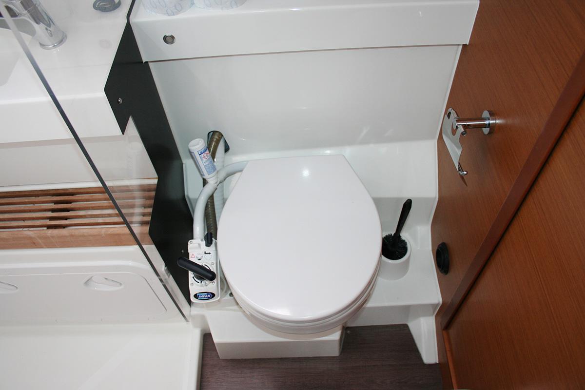 Sun Odyssey 440 - 3 cab., picture 31