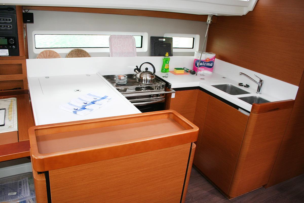 Sun Odyssey 440 - 3 cab., picture 21