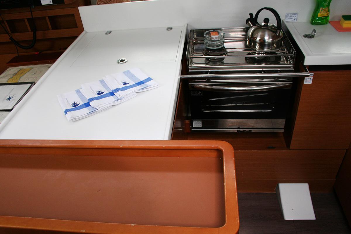 Sun Odyssey 440 - 3 cab., picture 19