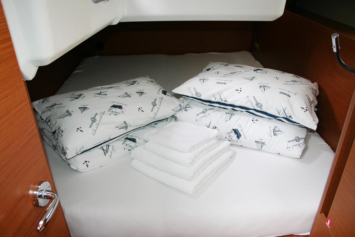 Sun Odyssey 440 - 3 cab., picture 27