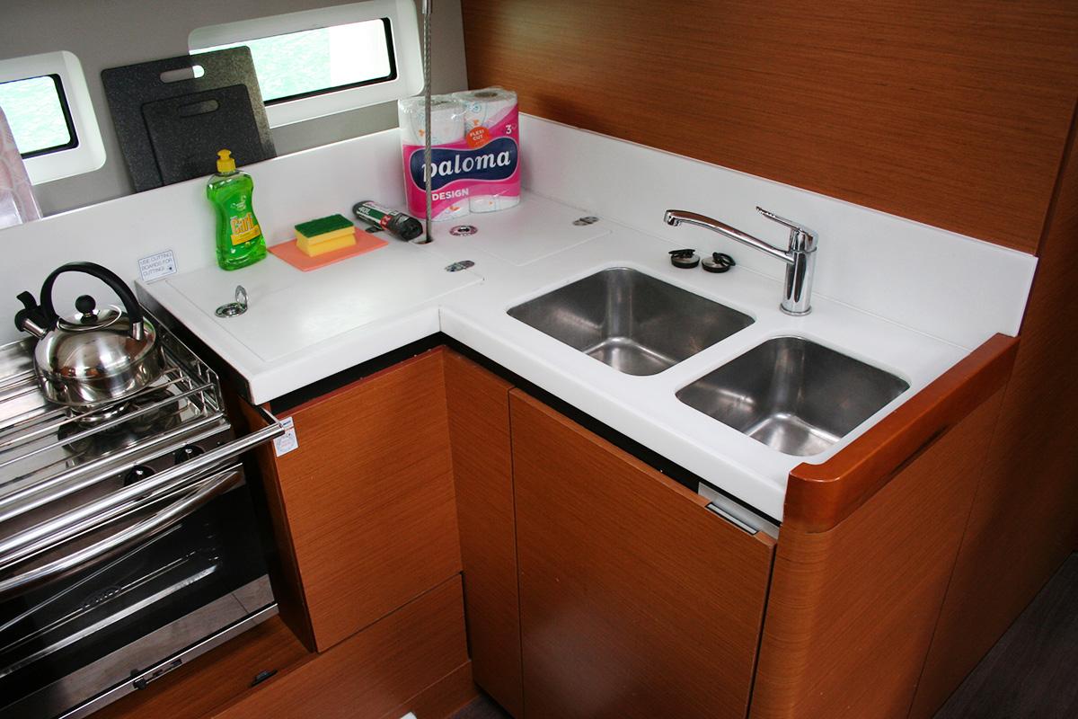 Sun Odyssey 440 - 3 cab., picture 20