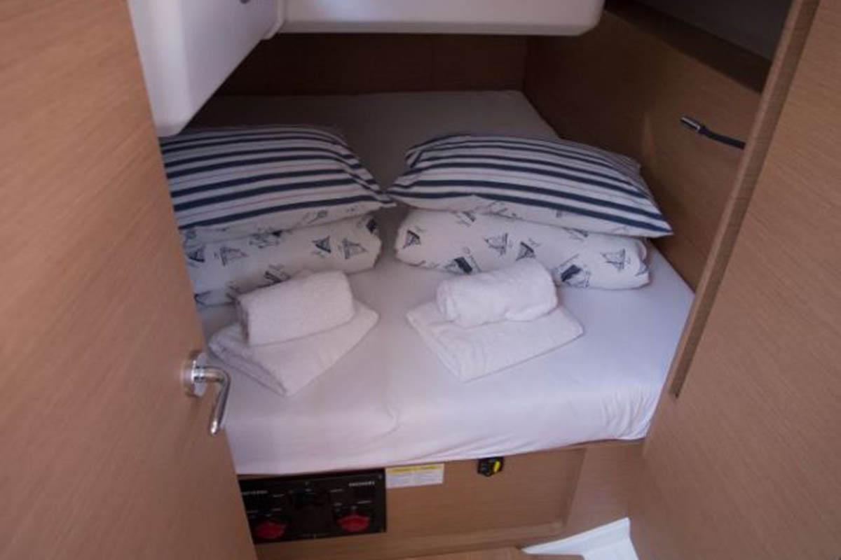 Sun Odyssey 440 - 4 cab., picture 15