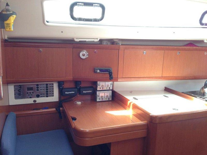 Oceanis 40, picture 5