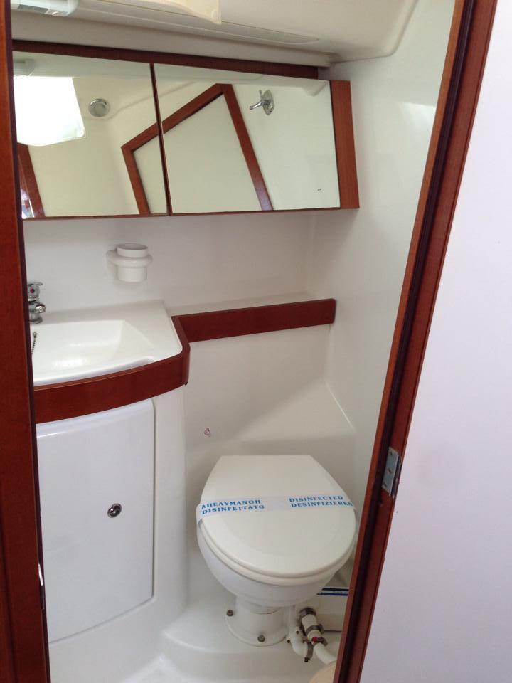 Oceanis 40, picture 11