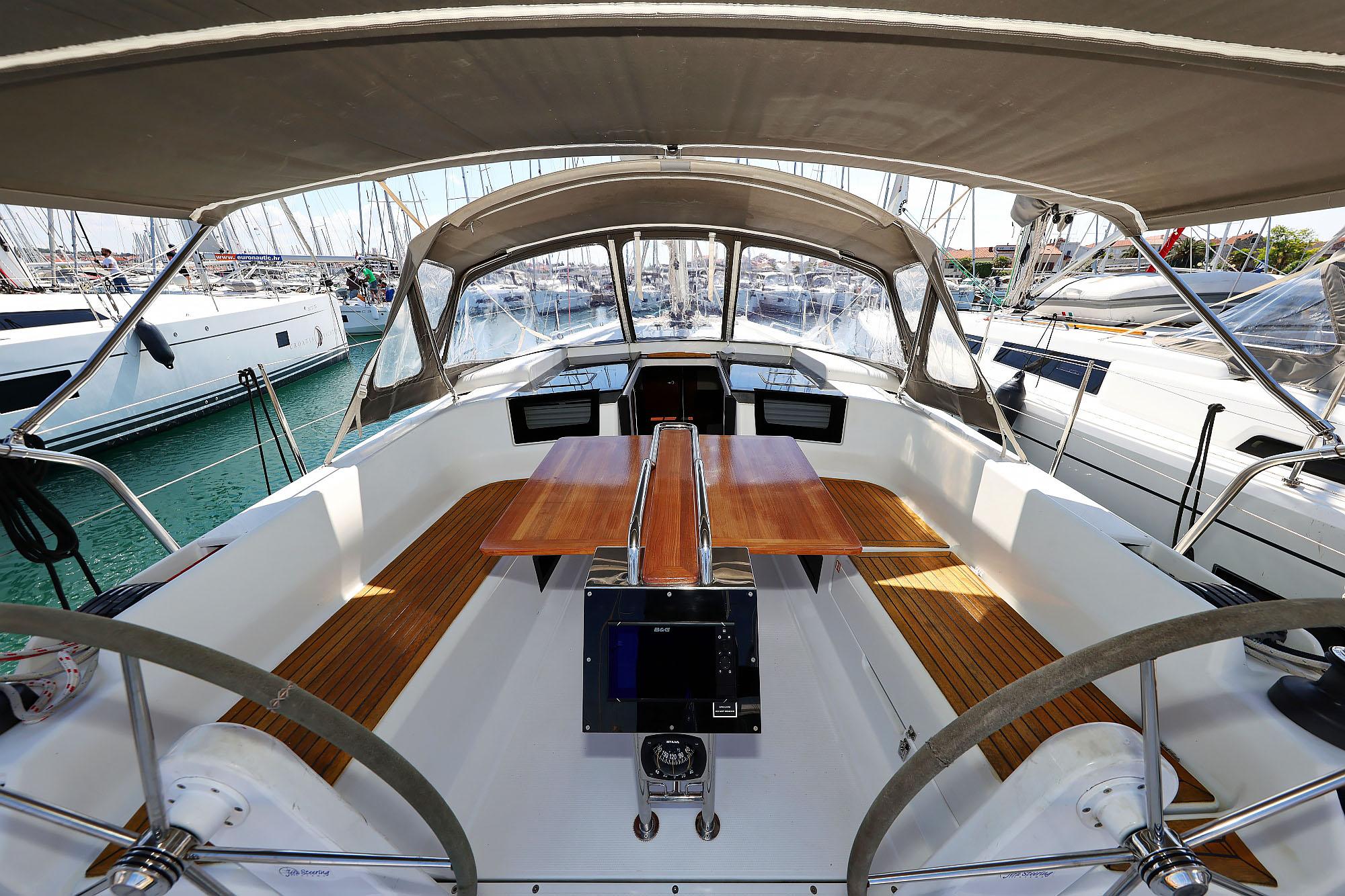 Hanse 388, picture 5