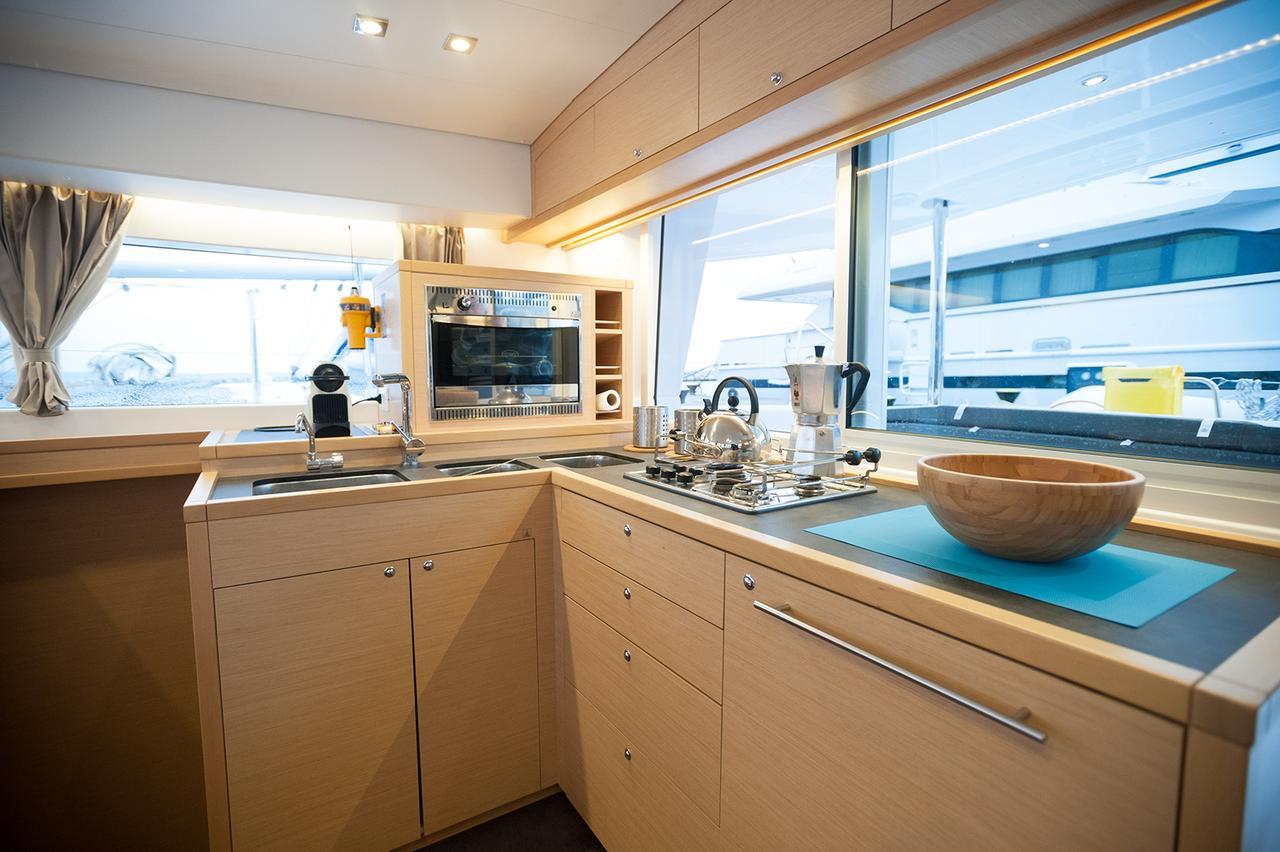 Lagoon 400 S2 - Lady Dom, picture 16