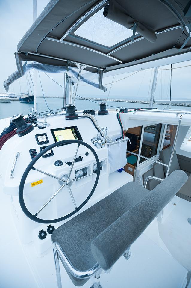 Lagoon 400 S2 - Lady Dom, picture 4