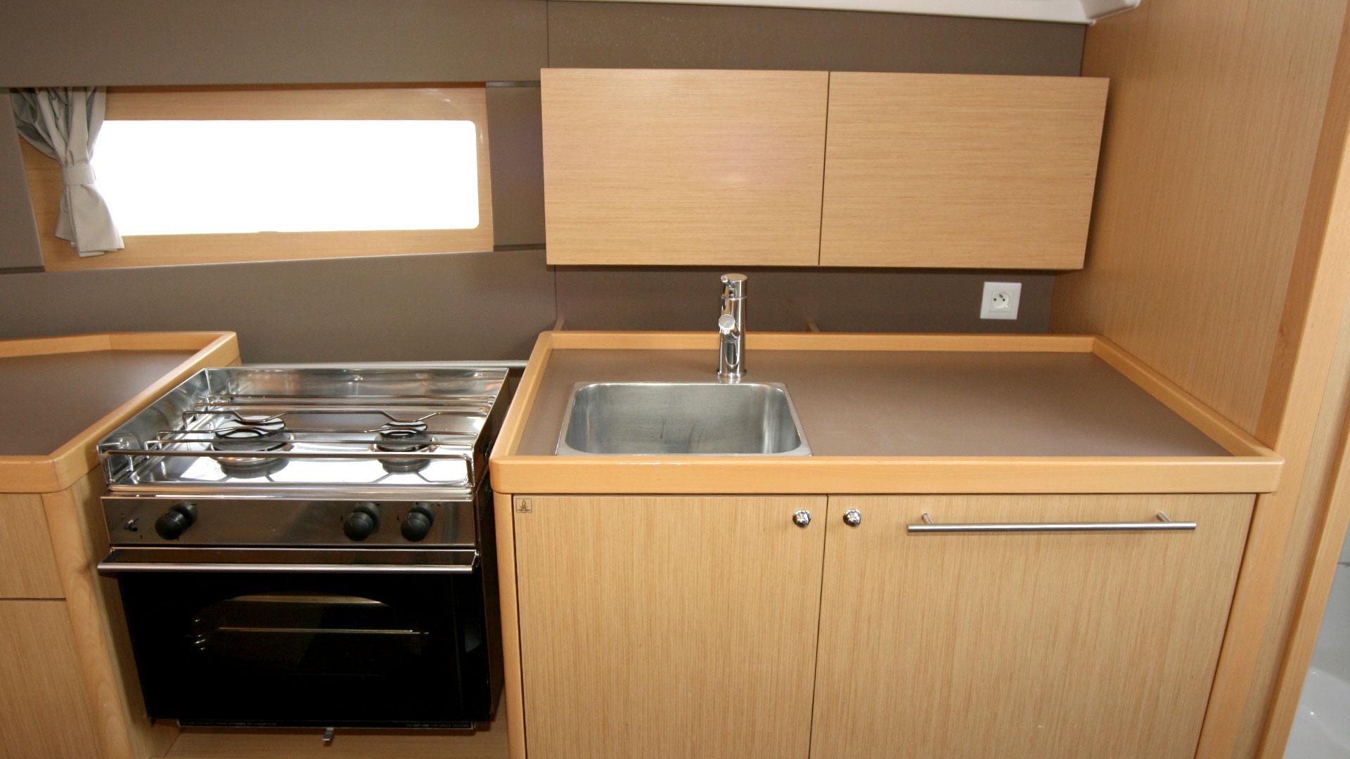 Oceanis 38 - 3 cab. - Olli, picture 14