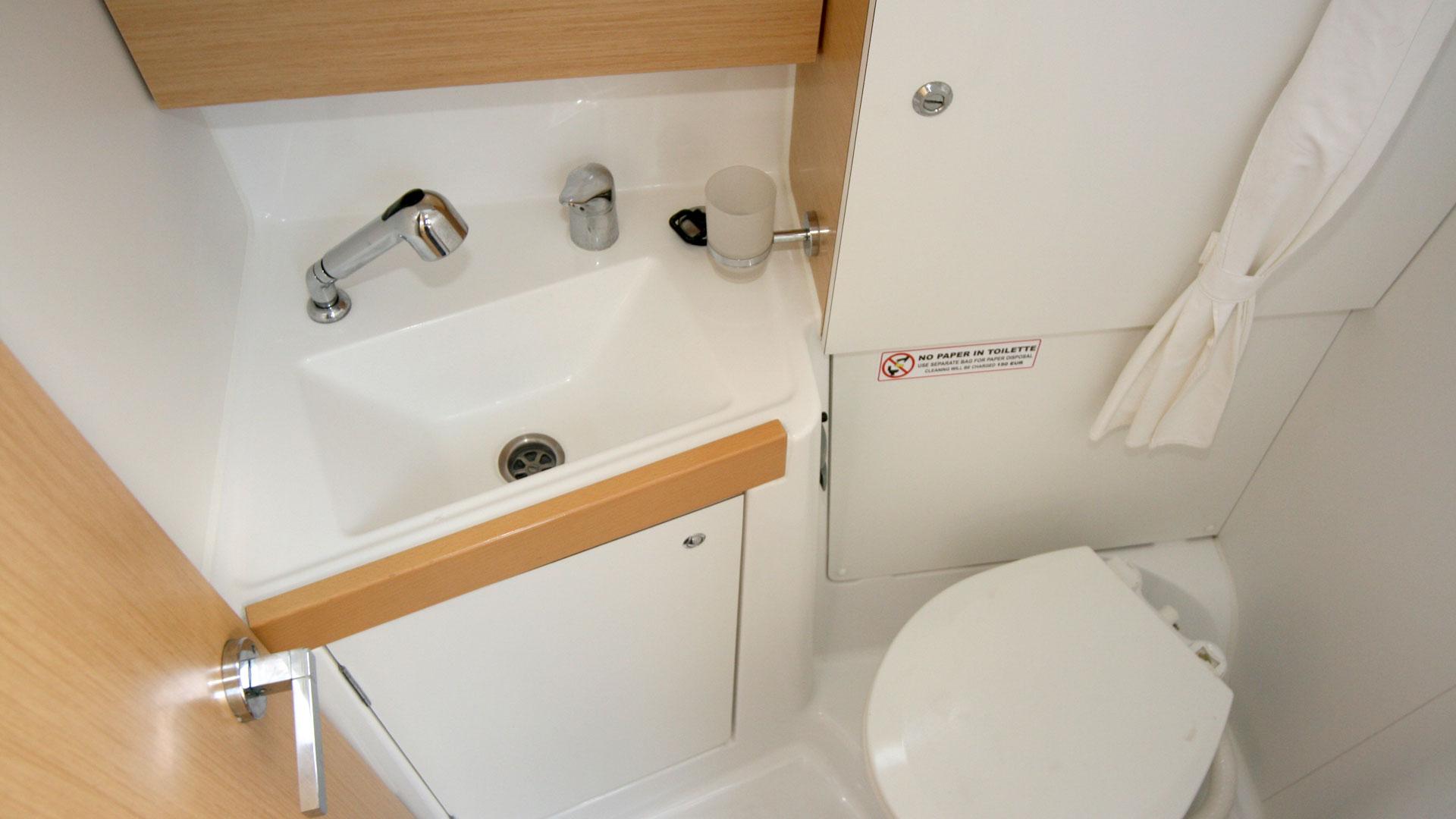 Oceanis 38 - 3 cab. - Olli, picture 19