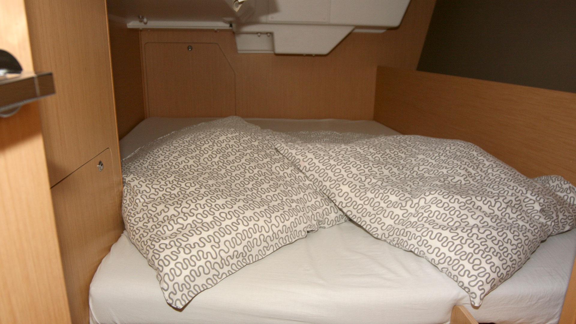 Oceanis 38 - 3 cab. - Olli, picture 17