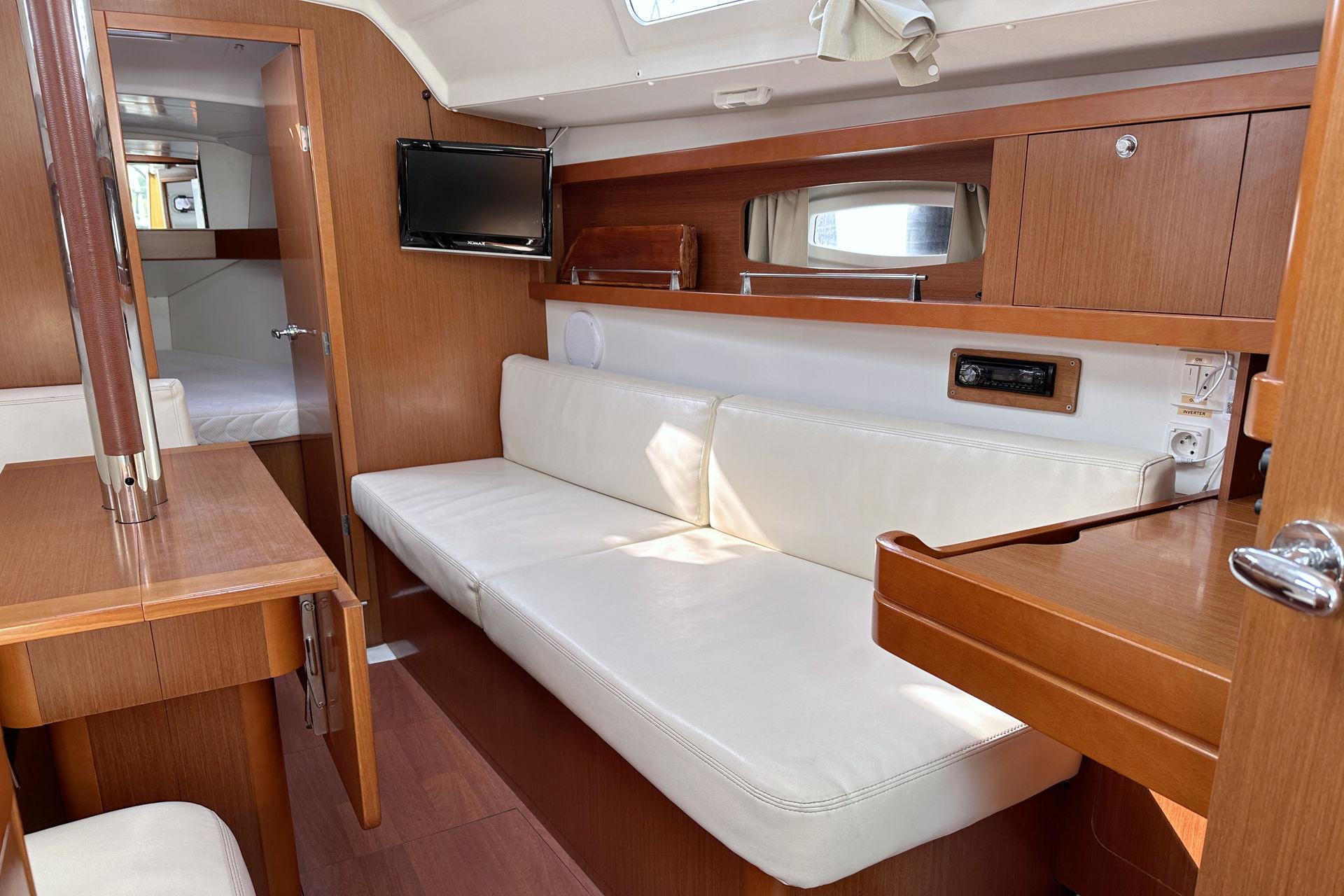 Oceanis 34.2 - LL Skyhawk, picture 13