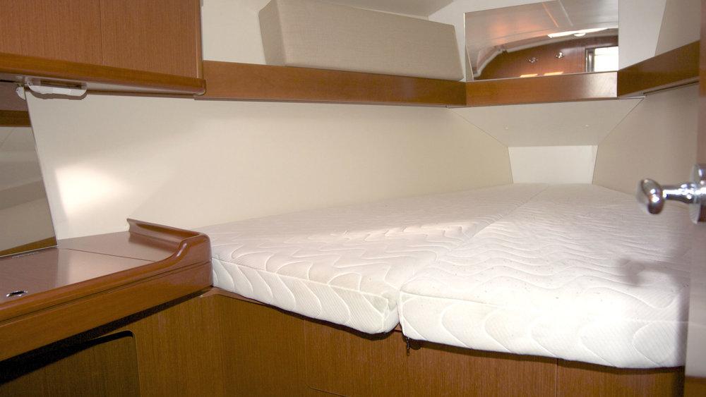 Oceanis 34.2 - LL Skyhawk, picture 15