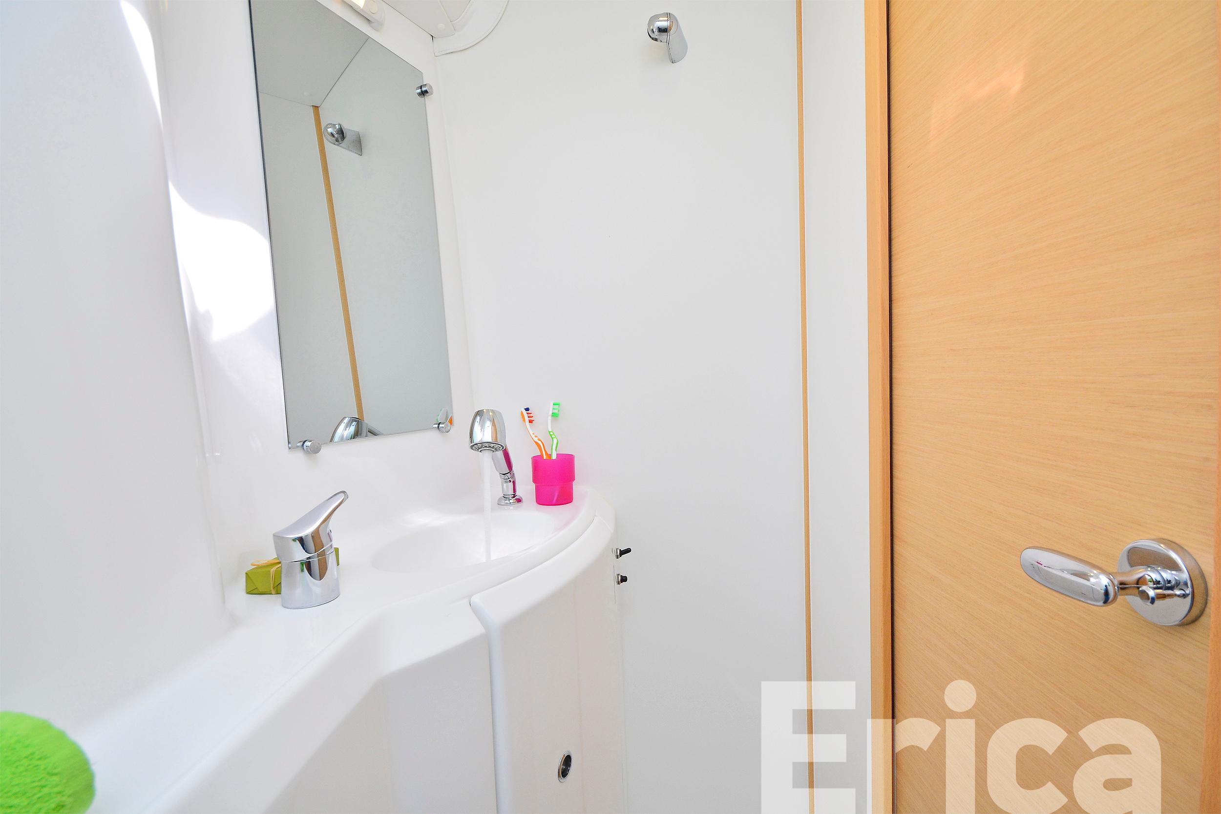 Lagoon 380 S2 - 4 + 2 cab. - Erica, picture 26