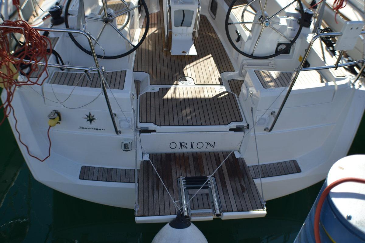 Sun Odyssey 379, picture 3