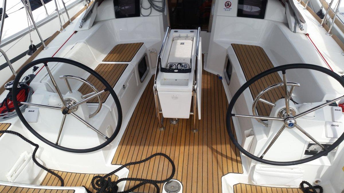 Sun Odyssey 379, picture 5