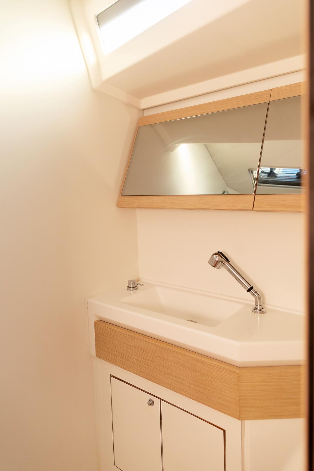 Oceanis 46.1, picture 13