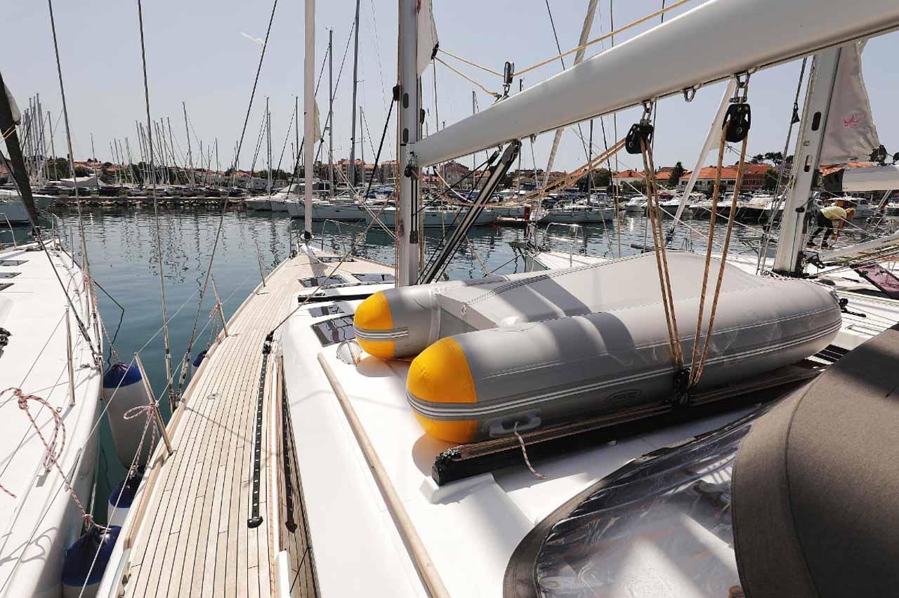 Dufour 520 GL, picture 5