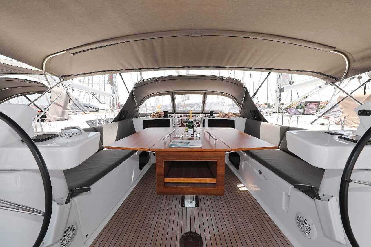 Dufour 520 GL, picture 9