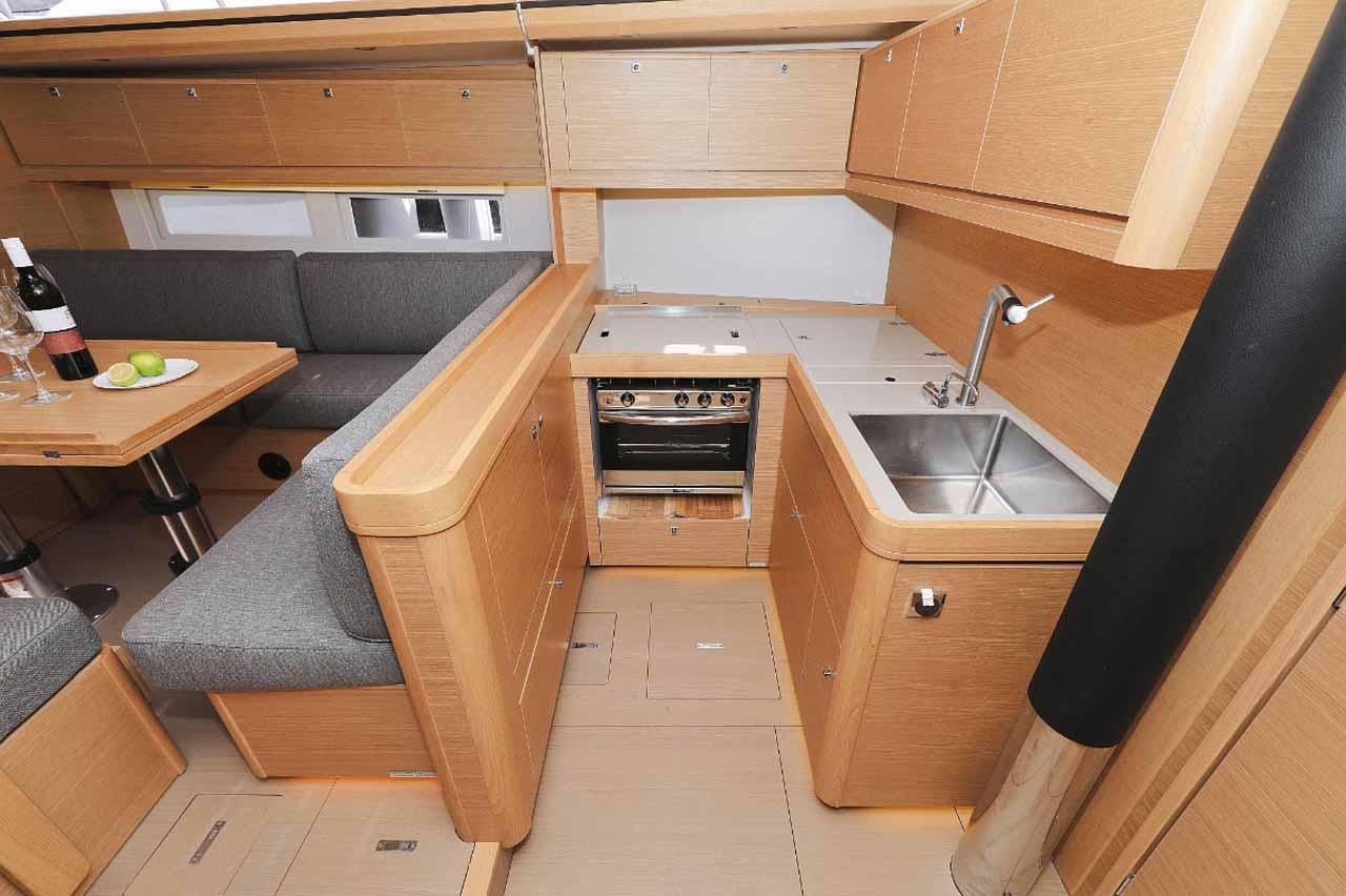 Dufour 520 GL, picture 15