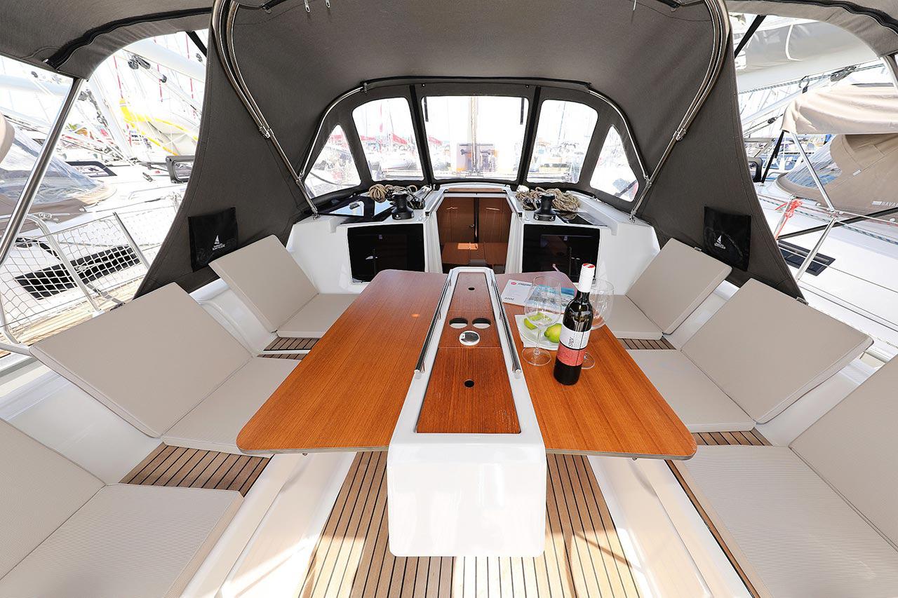 Dufour 382 GL, picture 6