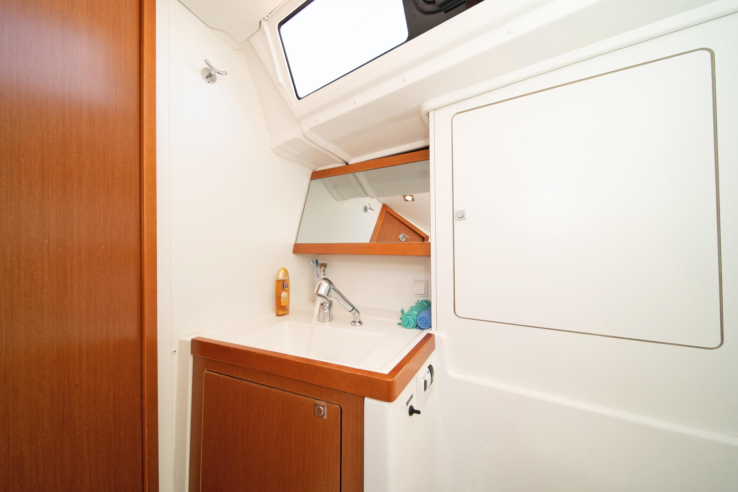 Oceanis 48 - 5 cab., picture 8