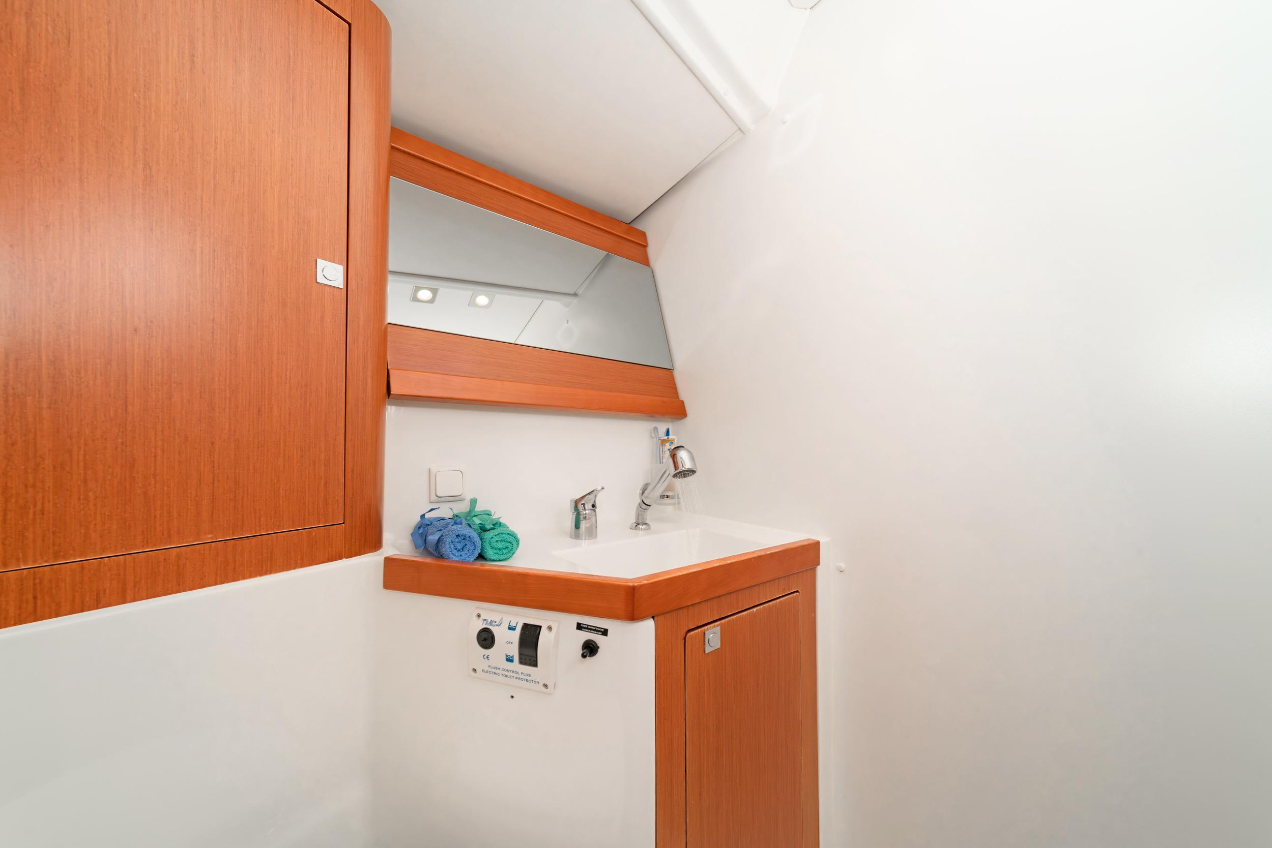 Oceanis 48 - 5 cab., picture 9