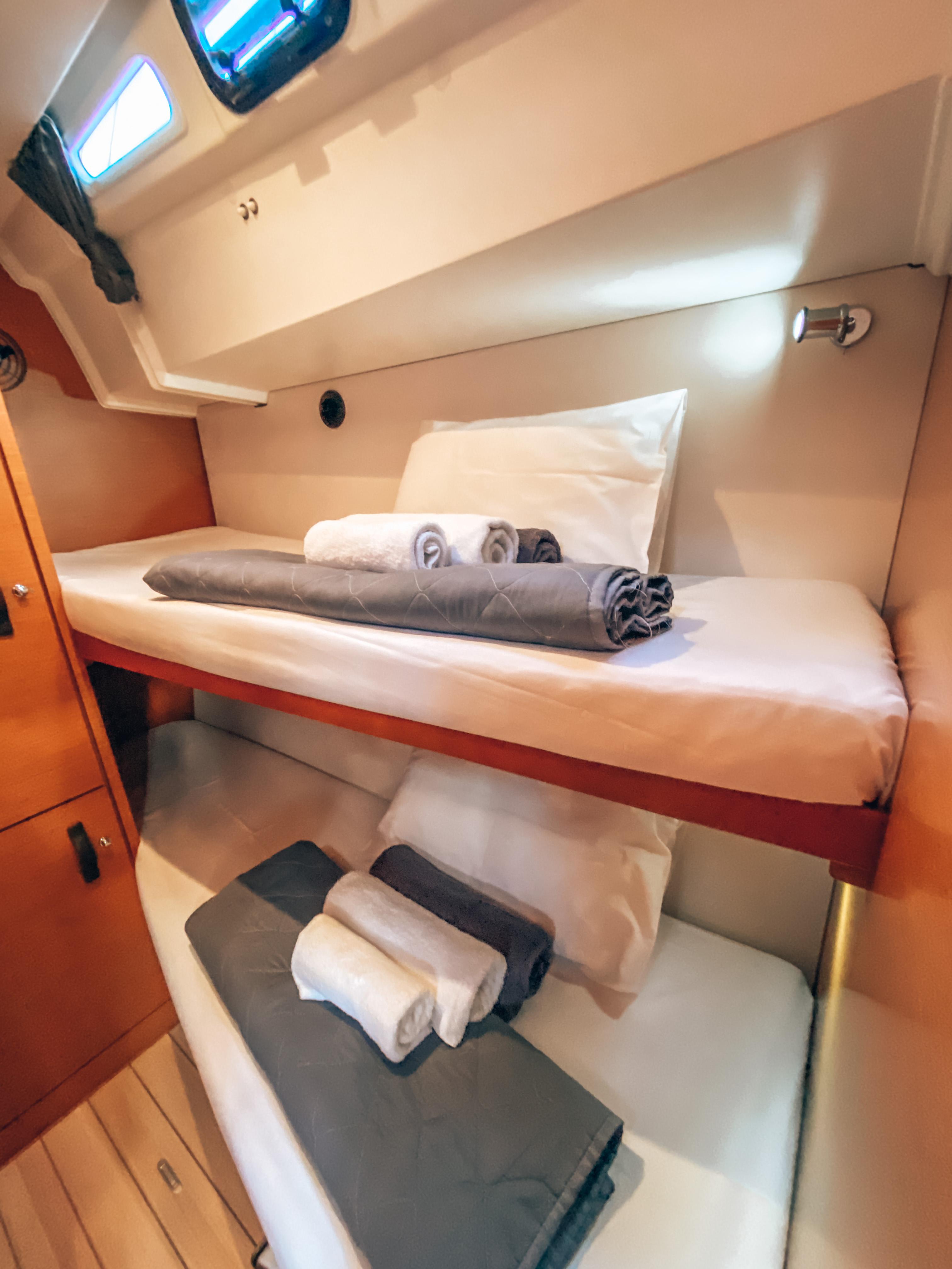 Jeanneau 54 - 5 + 1 cab.	, picture 17