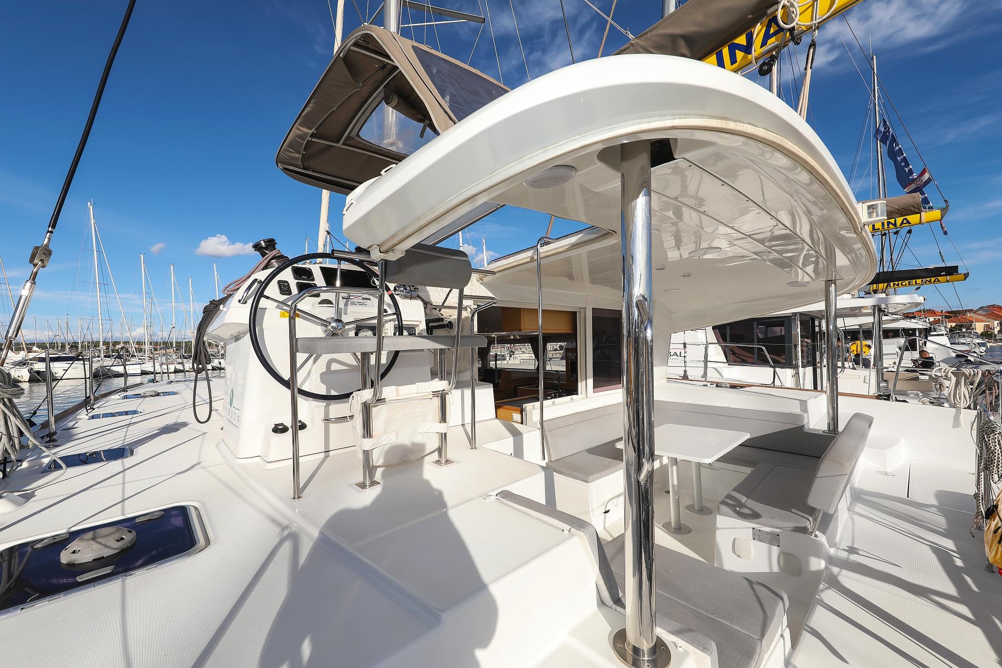 Lagoon 400 S2 - 4 + 2 cab. - First Choice, picture 4