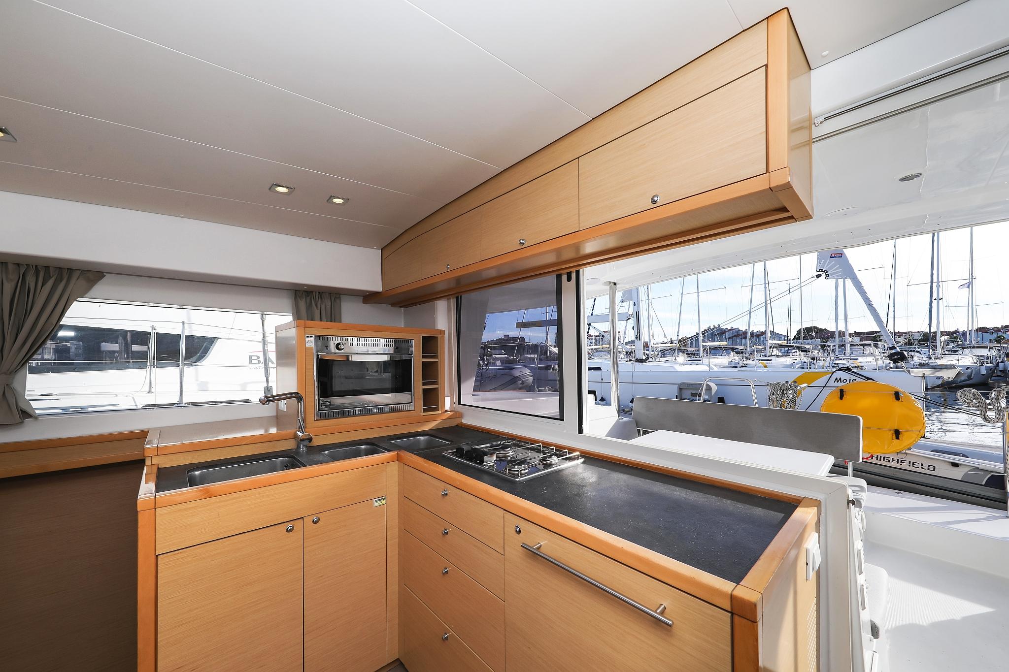 Lagoon 400 S2 - 4 + 2 cab. - First Choice, picture 17