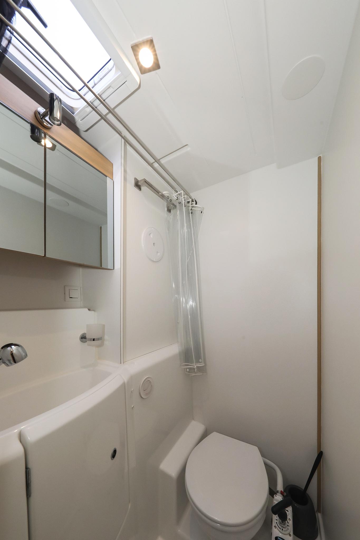 Lagoon 400 S2 - 4 + 2 cab. - First Choice, picture 33