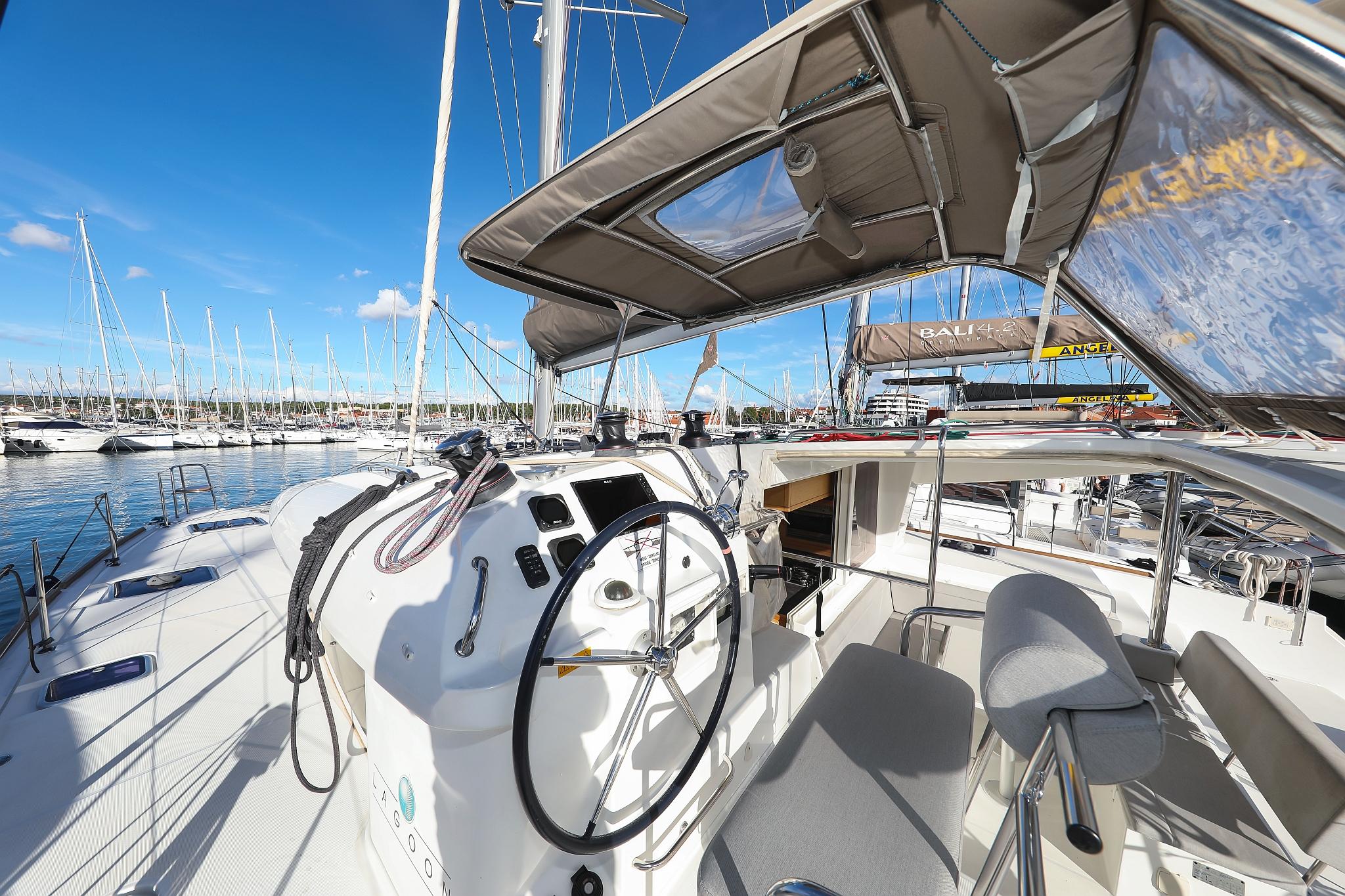 Lagoon 400 S2 - 4 + 2 cab. - First Choice, picture 9