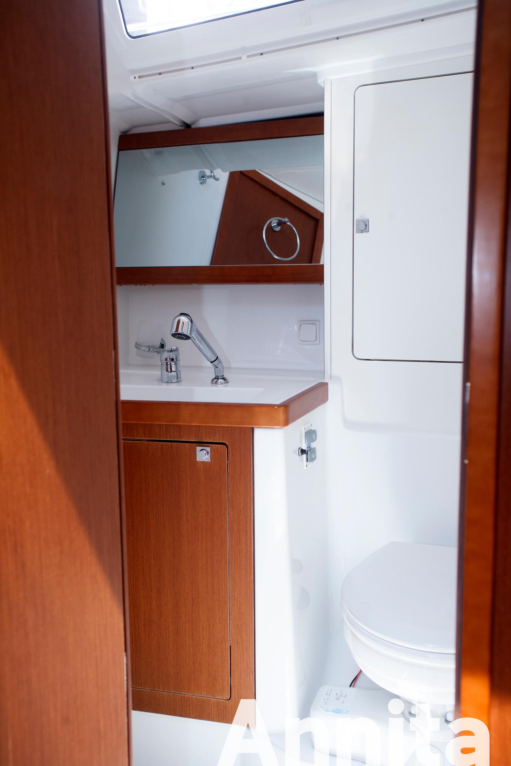 Oceanis 48 - 5 cab. - Annita, picture 10