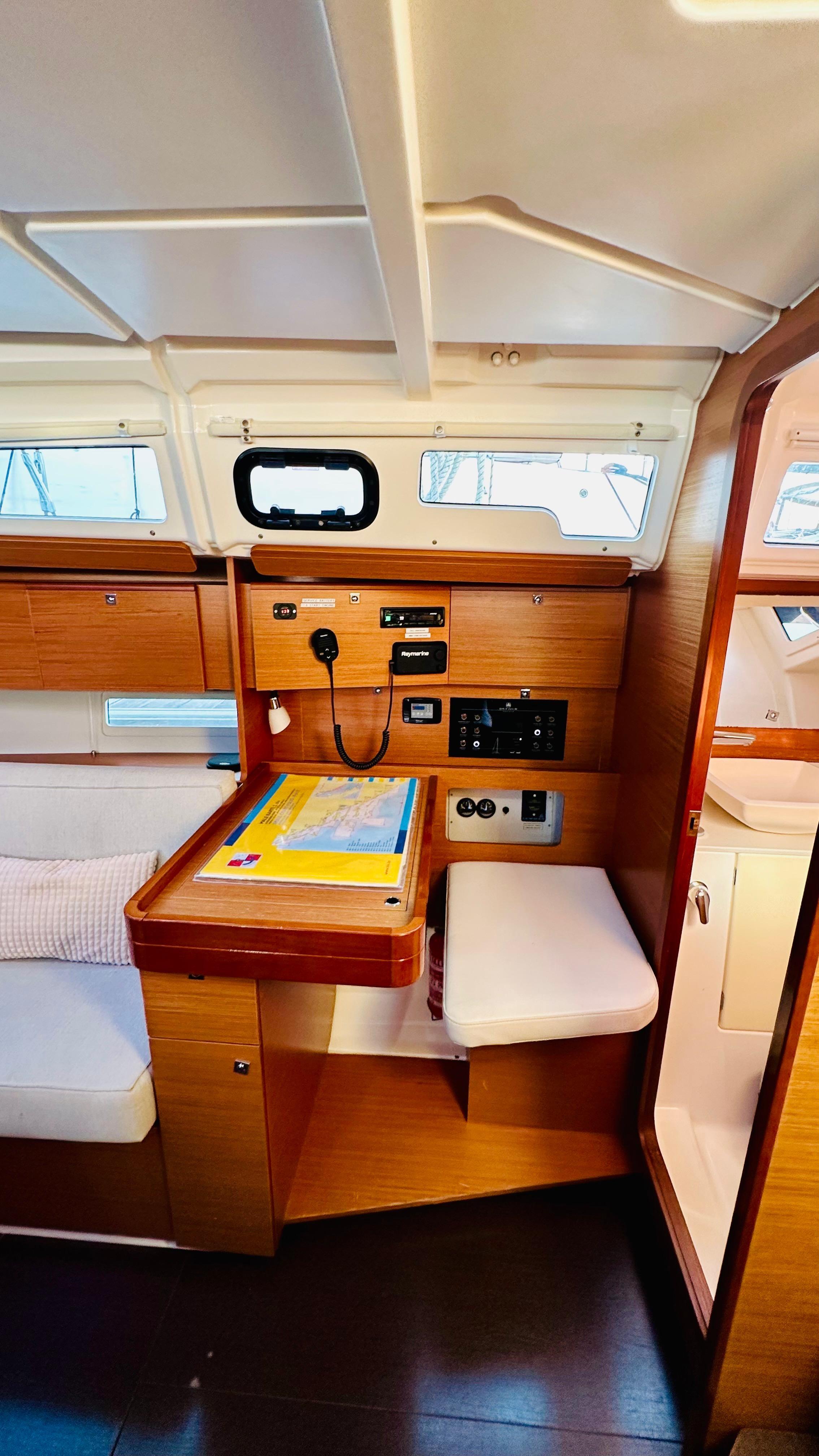 Dufour 360 GL, picture 9