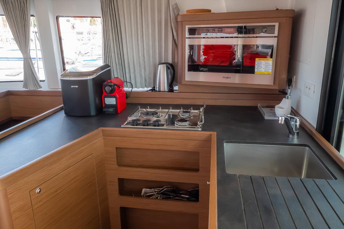 Lagoon 42 - 4 + 2 cab., picture 10