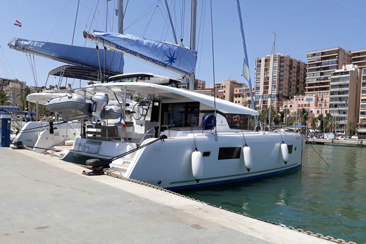 Lagoon 42 - 4 + 2 cab., picture 3