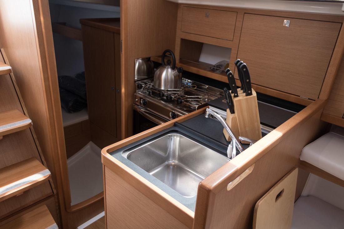 Sun Odyssey 319 - 2 cab., picture 15