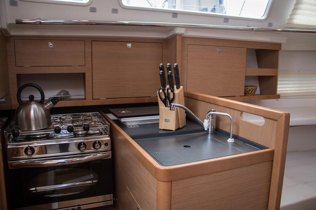 Sun Odyssey 319 - 2 cab., picture 16