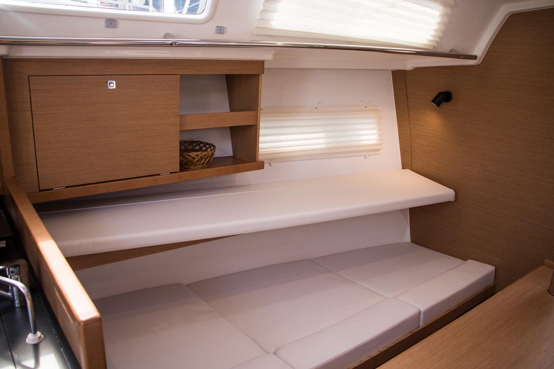 Sun Odyssey 319 - 2 cab., picture 13
