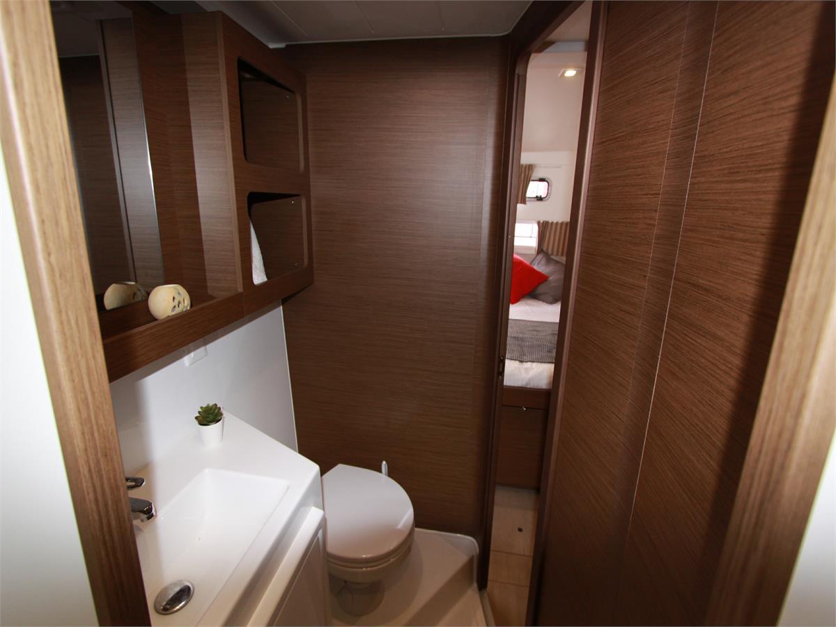 Lagoon 42 - 4 + 2 cab., picture 32