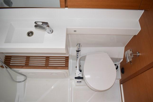 Sun Odyssey 440 - 4 cab., picture 12