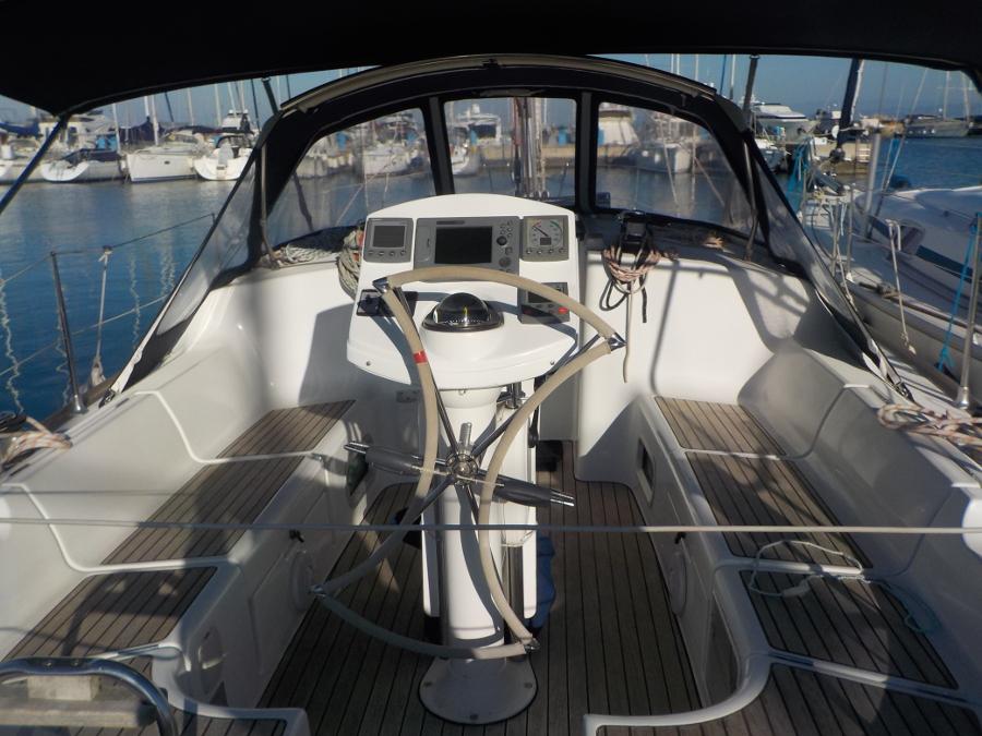 Sun Odyssey 37, picture 5