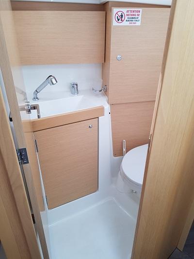 Oceanis 35.1, picture 11