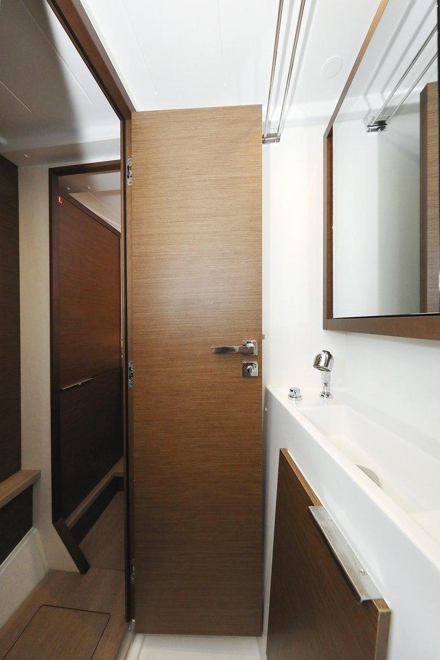 Lagoon 40 - 4 + 2 cab, picture 25