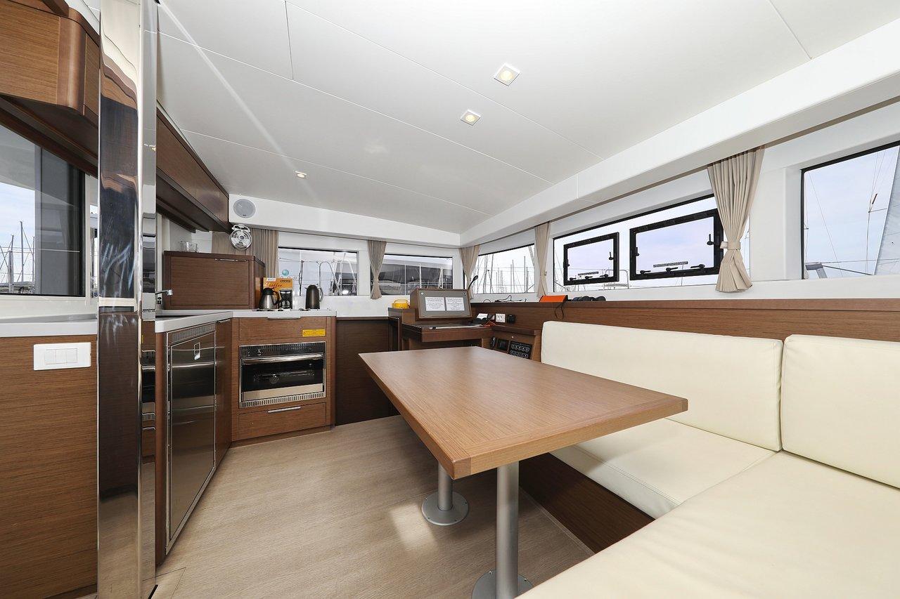 Lagoon 40 - 4 + 2 cab, picture 15