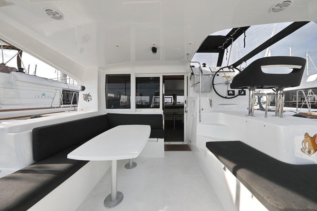 Lagoon 40 - 4 + 2 cab, picture 7