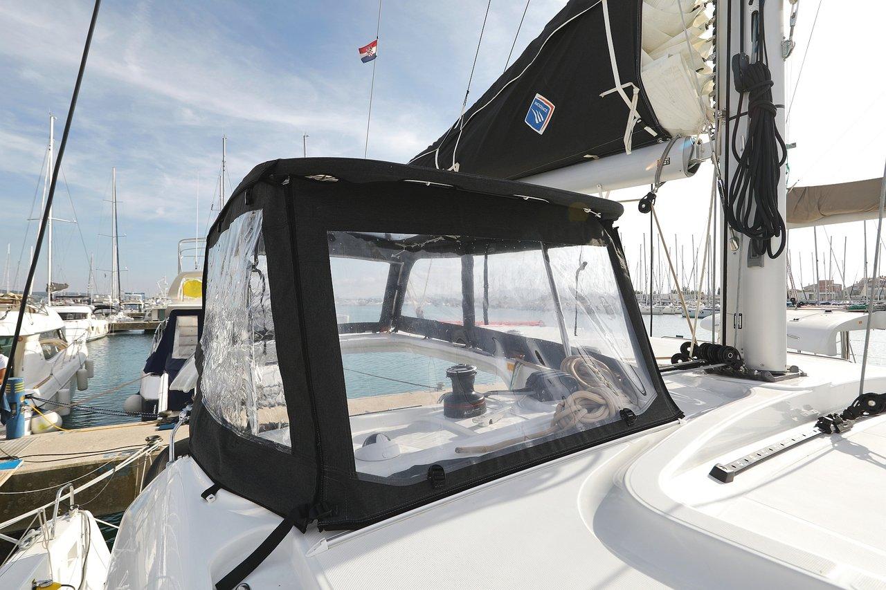 Lagoon 40 - 4 + 2 cab, picture 9