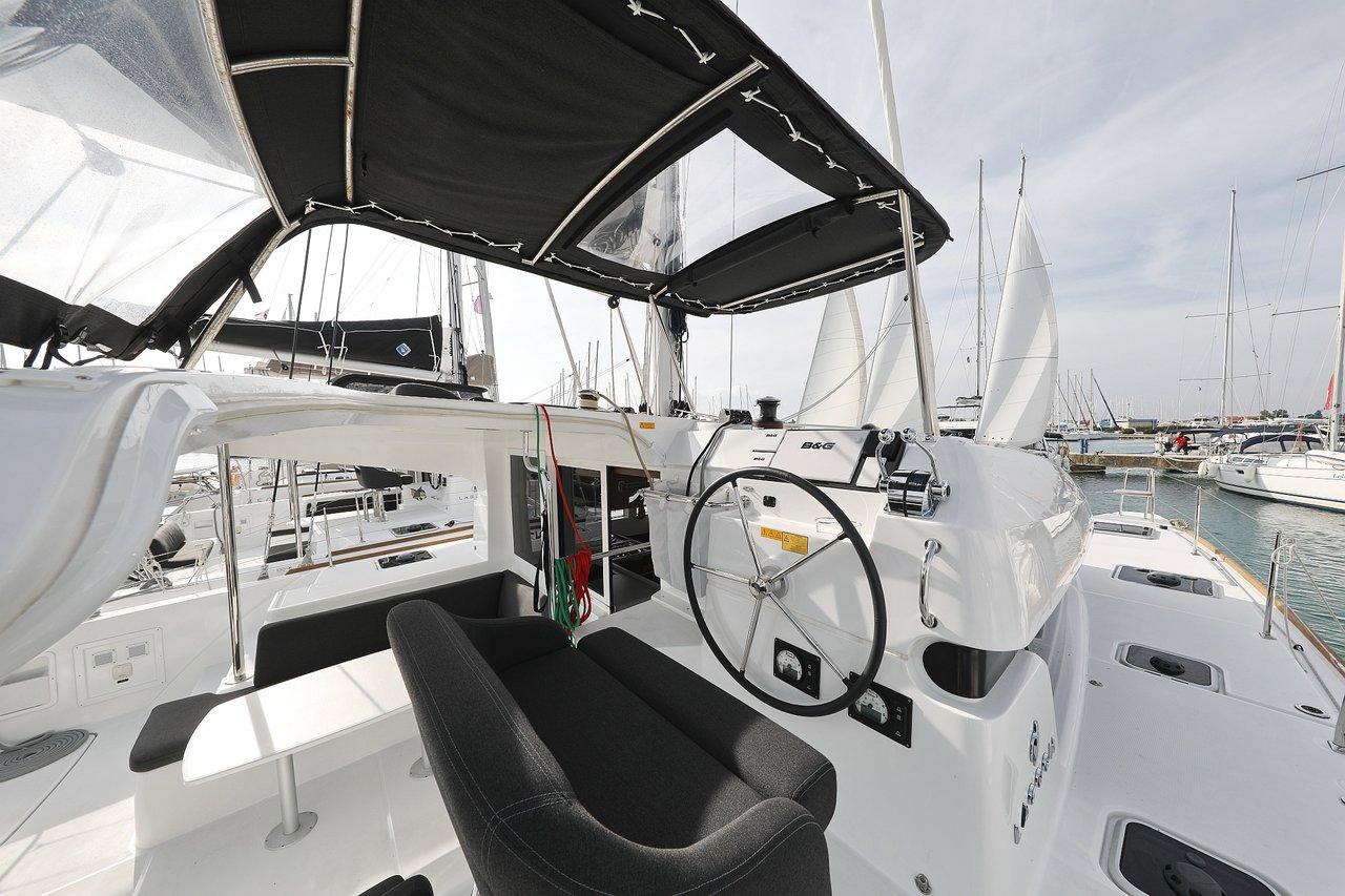 Lagoon 40 - 4 + 2 cab, picture 7