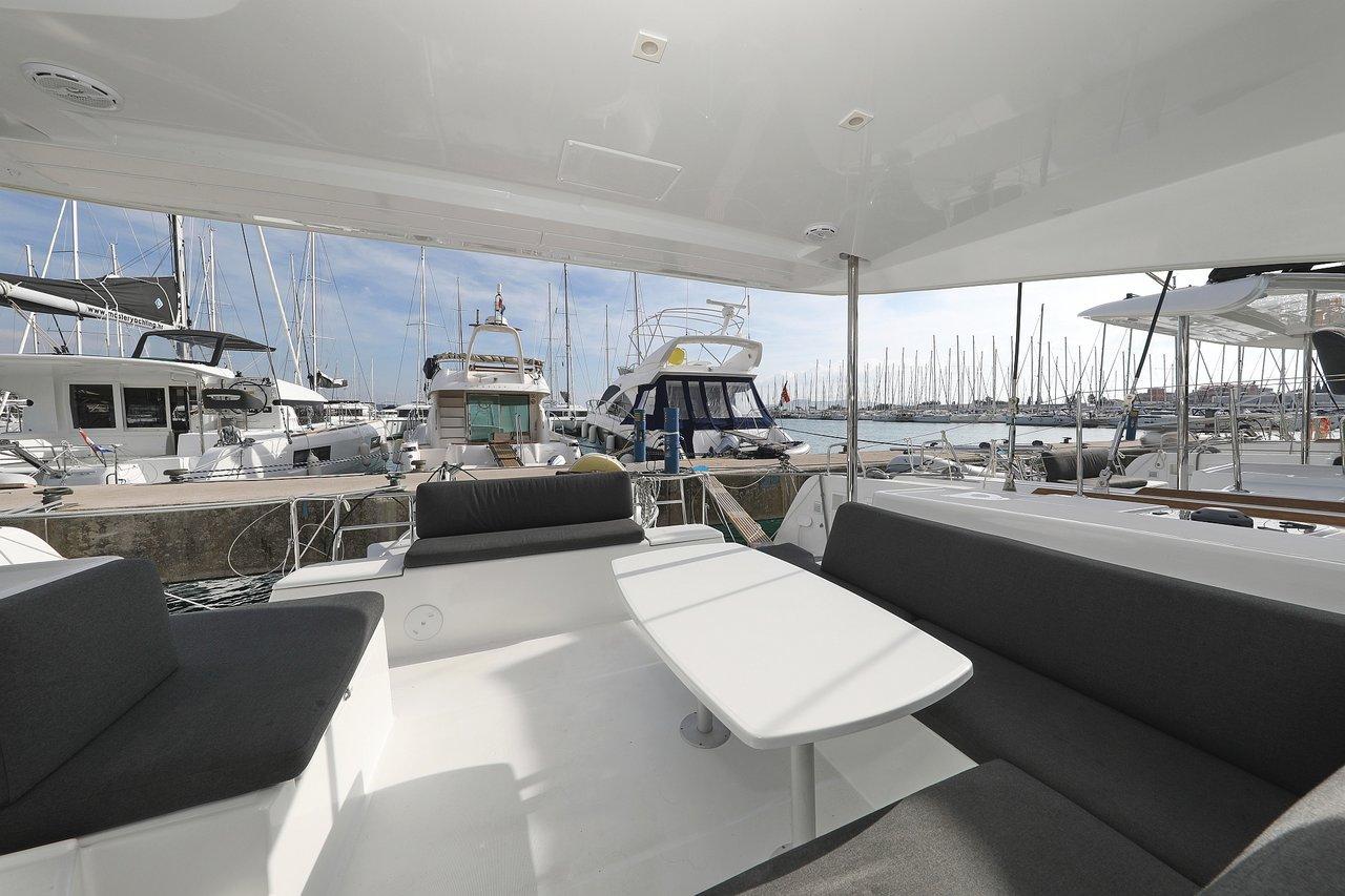 Lagoon 40 - 4 + 2 cab, picture 16